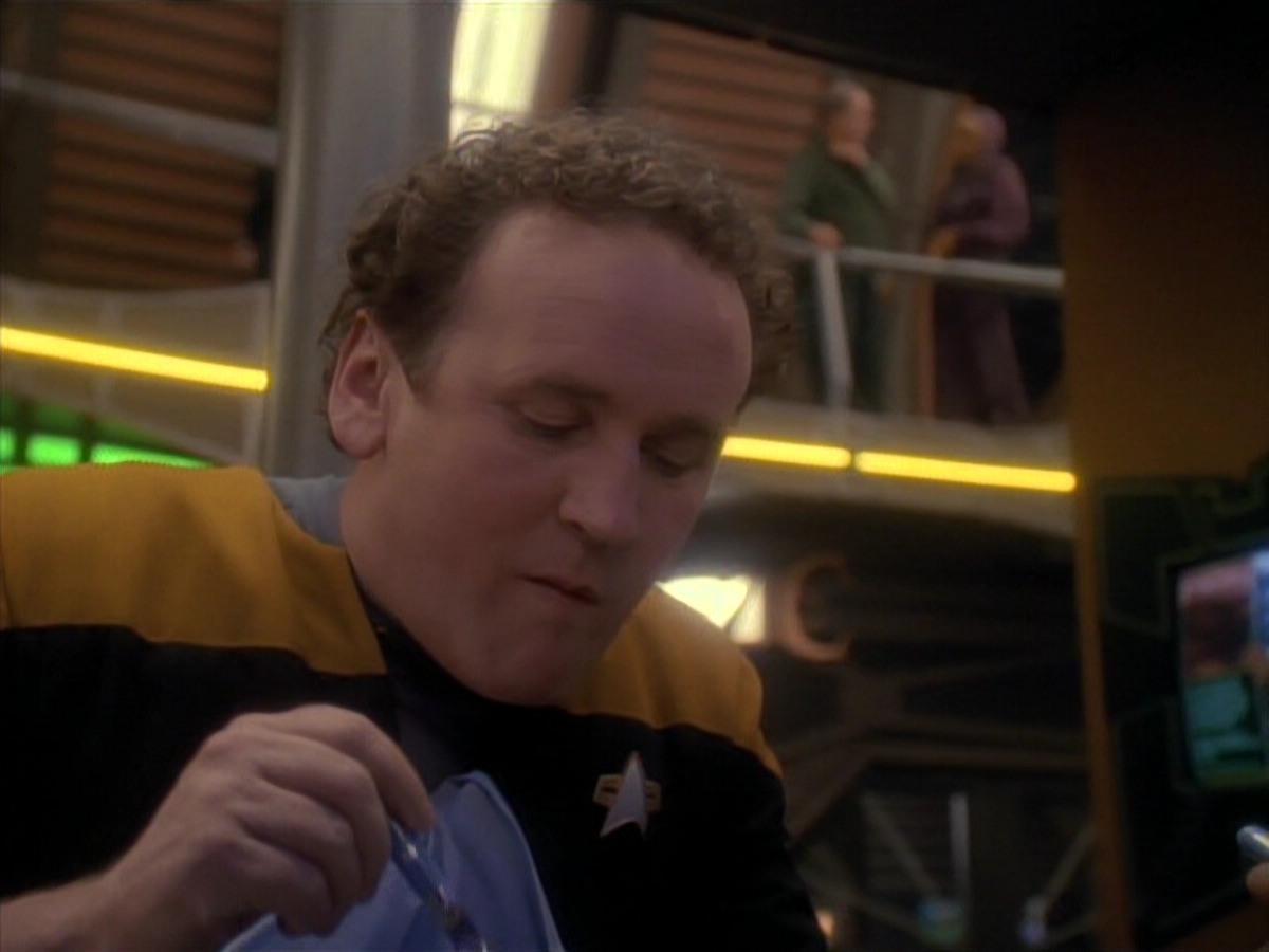 extant_StarTrek_DS9_3x21-TheDieIsCast_00132.jpg