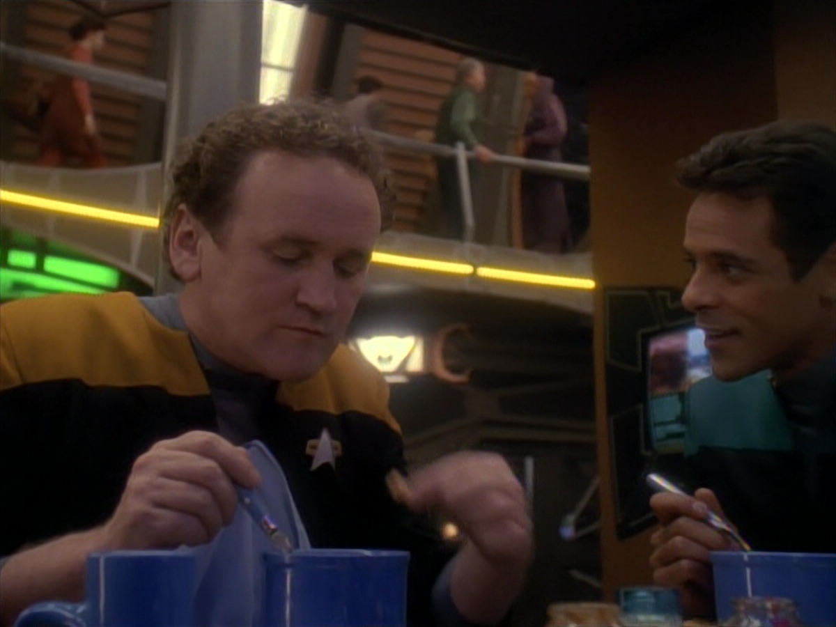 extant_StarTrek_DS9_3x21-TheDieIsCast_00135.jpg