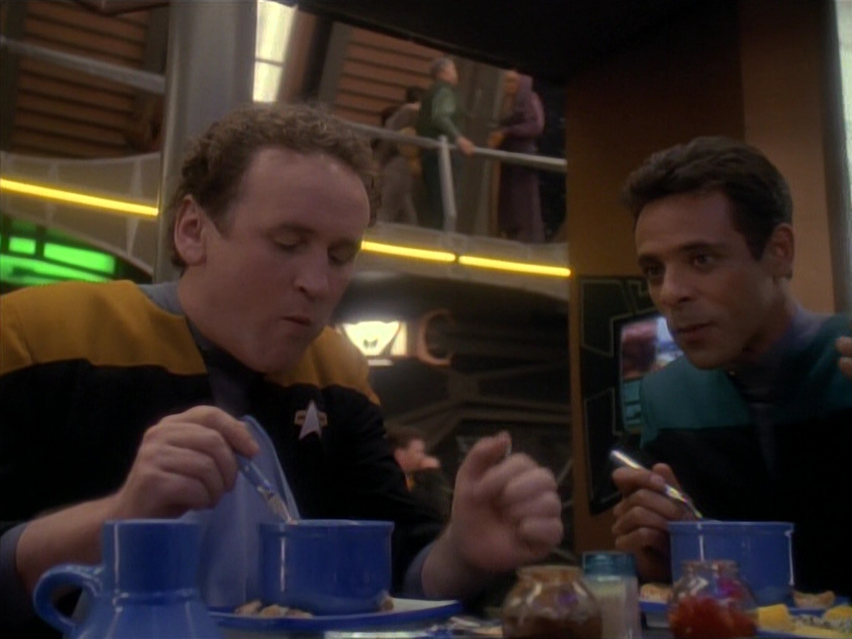 extant_StarTrek_DS9_3x21-TheDieIsCast_00136.jpg