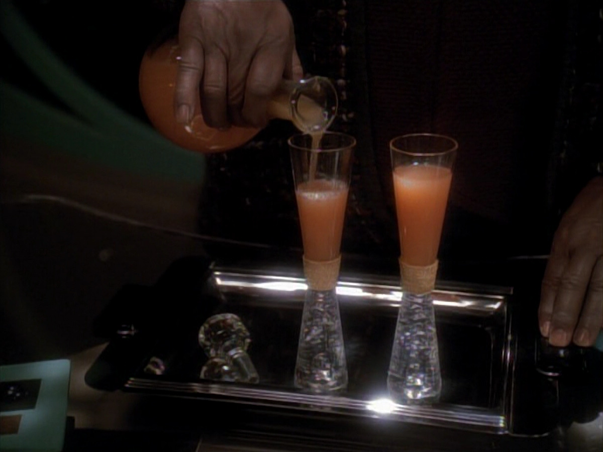 extant_StarTrek_DS9_3x21-TheDieIsCast_00575.jpg