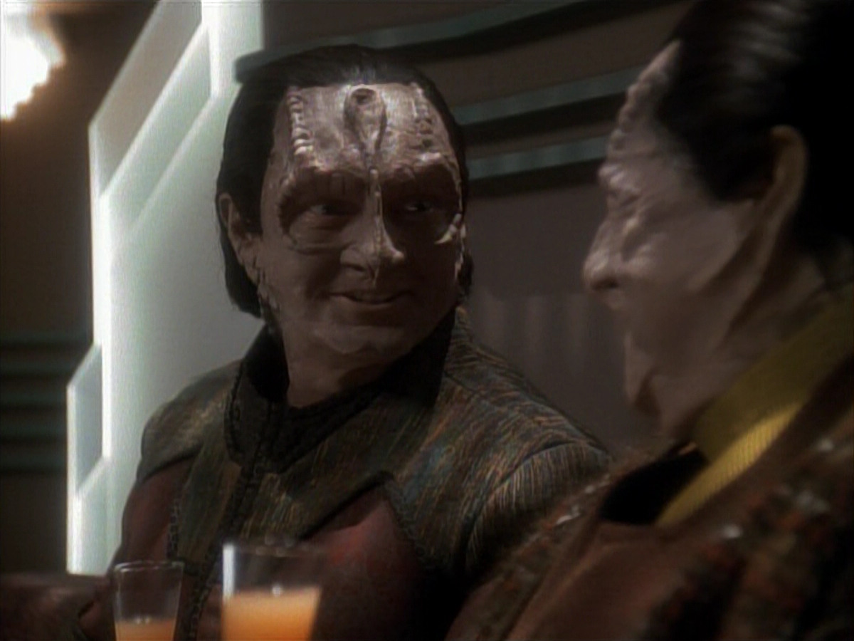 extant_StarTrek_DS9_3x21-TheDieIsCast_00646.jpg