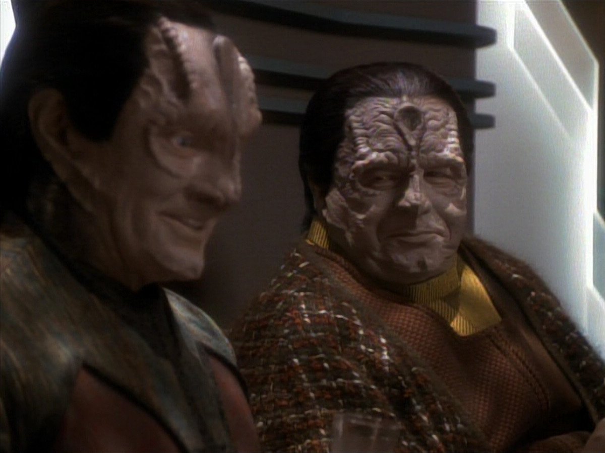 extant_StarTrek_DS9_3x21-TheDieIsCast_00663.jpg