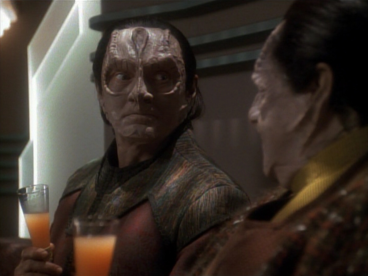 extant_StarTrek_DS9_3x21-TheDieIsCast_00672.jpg