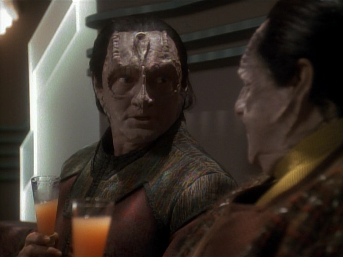 extant_StarTrek_DS9_3x21-TheDieIsCast_00675.jpg