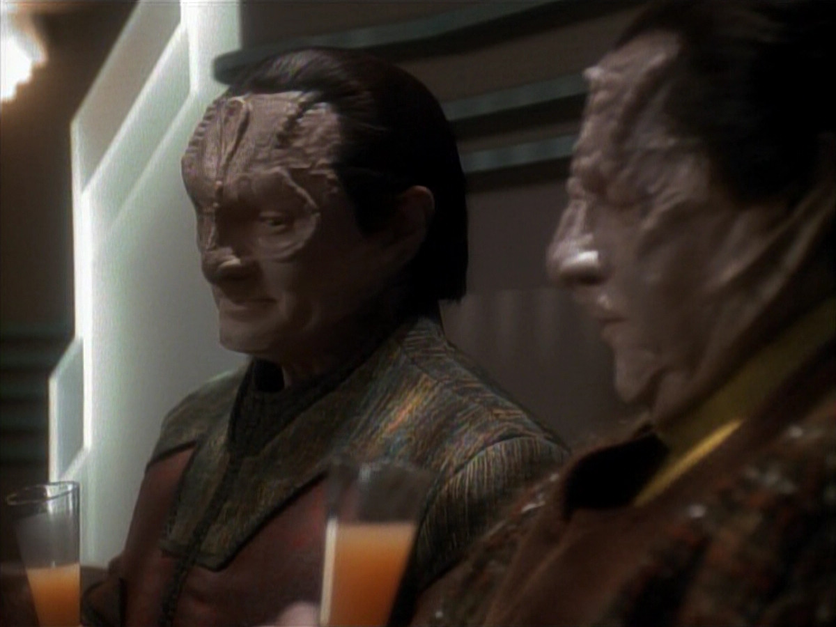 extant_StarTrek_DS9_3x21-TheDieIsCast_00694.jpg