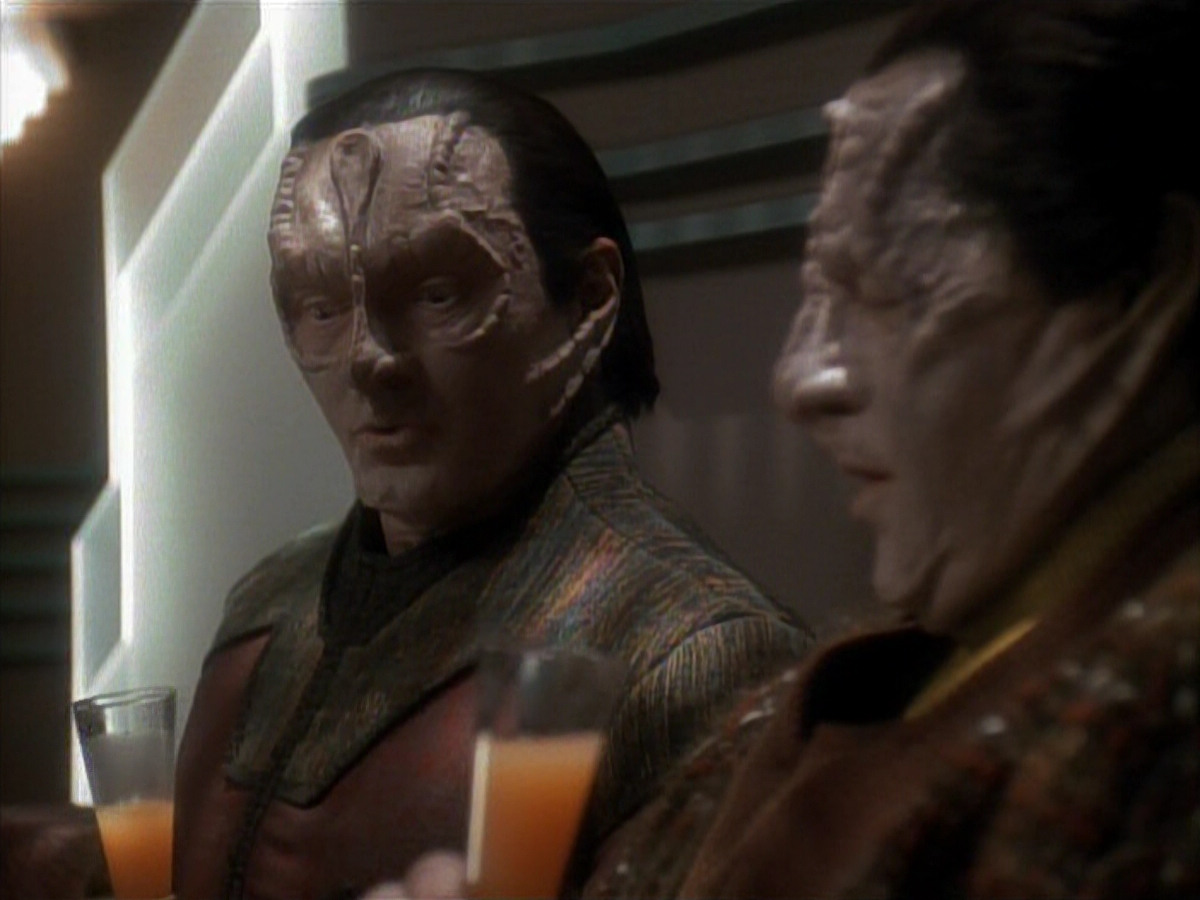extant_StarTrek_DS9_3x21-TheDieIsCast_00697.jpg