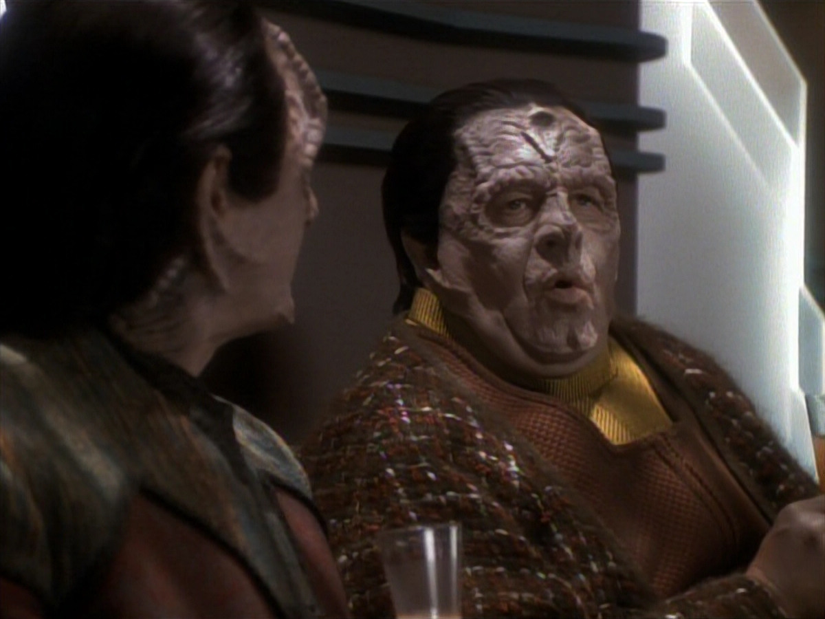 extant_StarTrek_DS9_3x21-TheDieIsCast_00732.jpg
