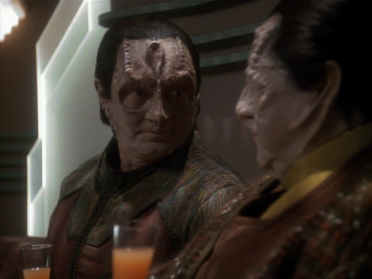extant_StarTrek_DS9_3x21-TheDieIsCast_00743.jpg