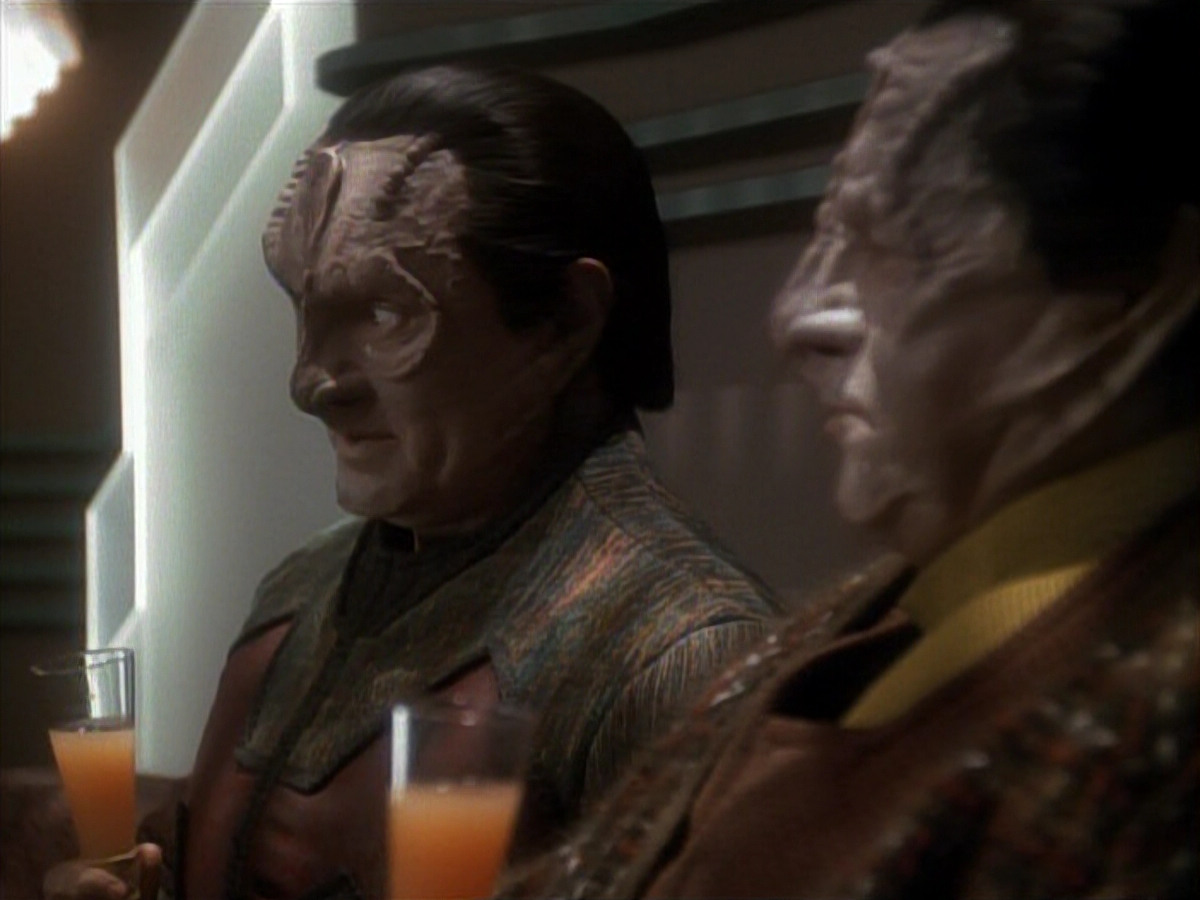 extant_StarTrek_DS9_3x21-TheDieIsCast_00754.jpg