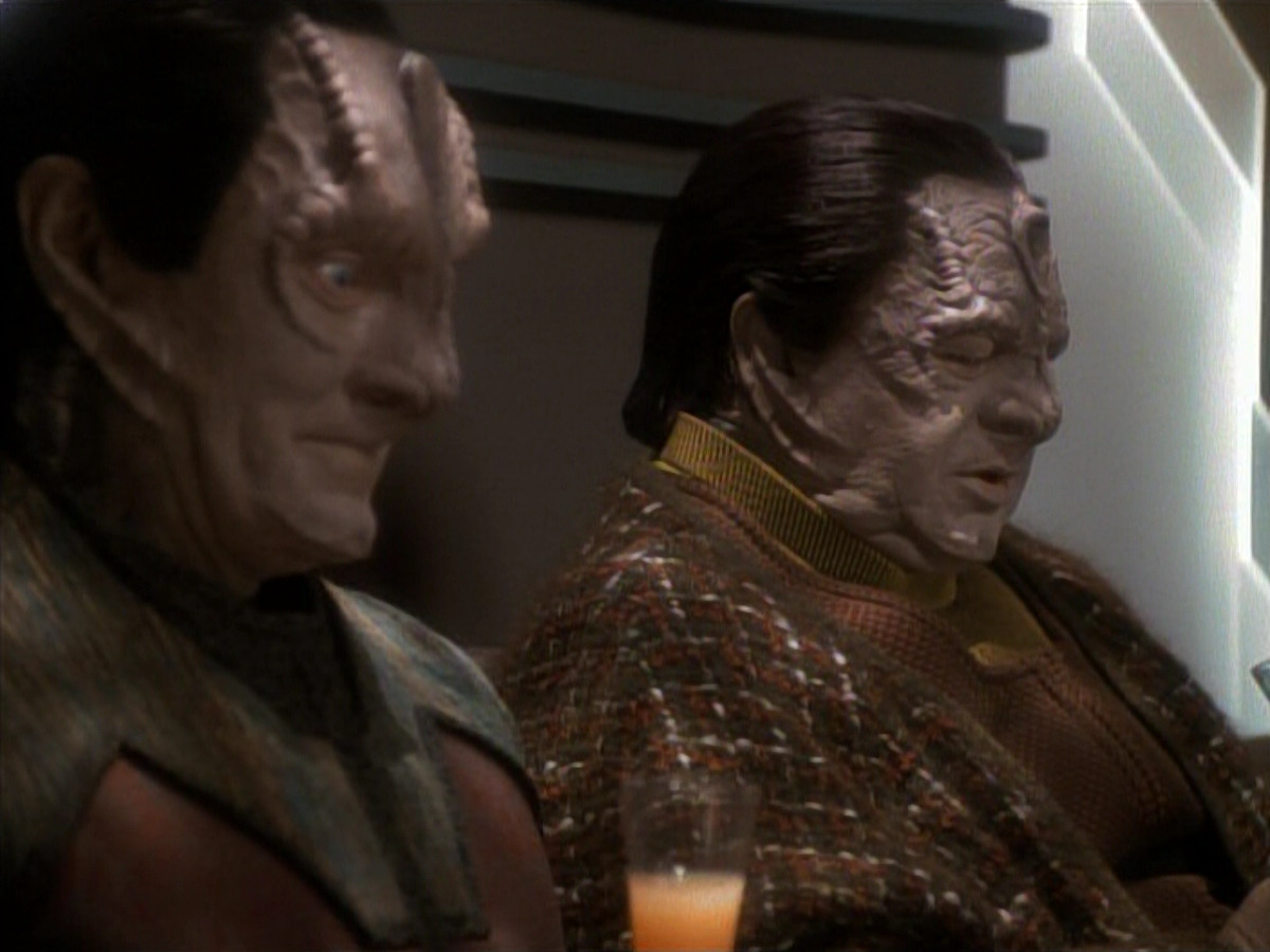extant_StarTrek_DS9_3x21-TheDieIsCast_00759.jpg