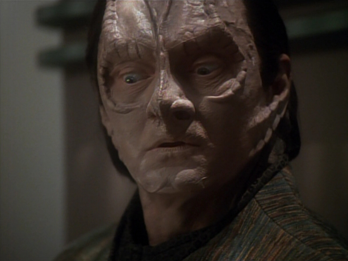 extant_StarTrek_DS9_3x21-TheDieIsCast_00773.jpg