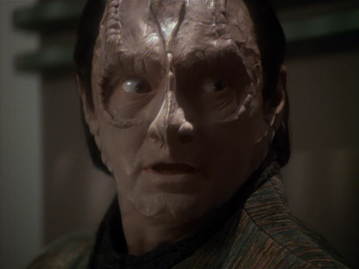 extant_StarTrek_DS9_3x21-TheDieIsCast_00786.jpg