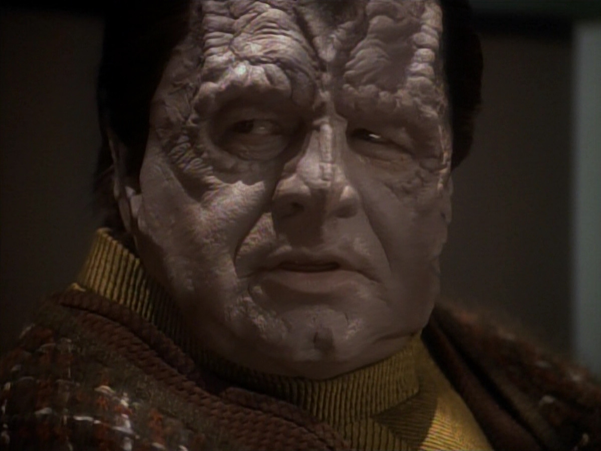 extant_StarTrek_DS9_3x21-TheDieIsCast_00791.jpg