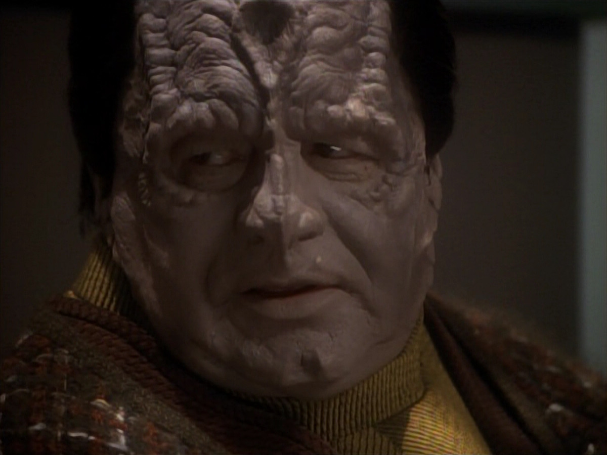 extant_StarTrek_DS9_3x21-TheDieIsCast_00803.jpg