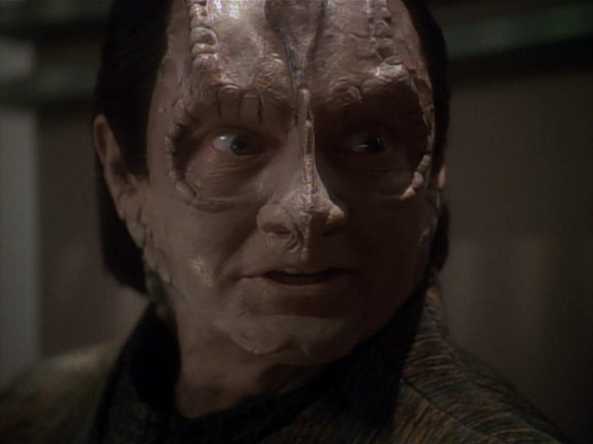 extant_StarTrek_DS9_3x21-TheDieIsCast_00819.jpg