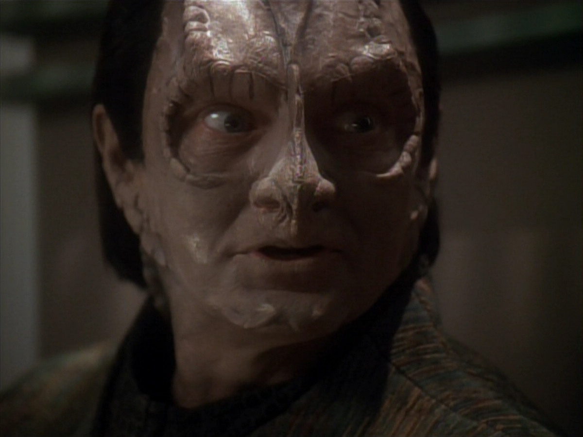 extant_StarTrek_DS9_3x21-TheDieIsCast_00821.jpg