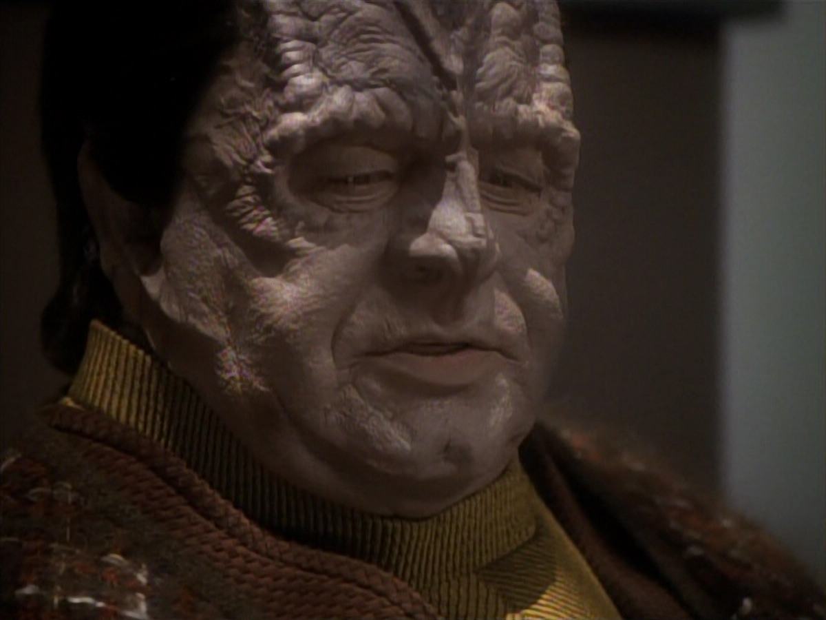 extant_StarTrek_DS9_3x21-TheDieIsCast_00826.jpg