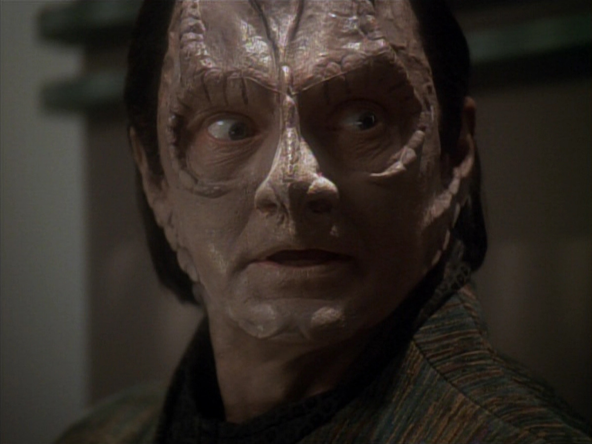 extant_StarTrek_DS9_3x21-TheDieIsCast_00838.jpg