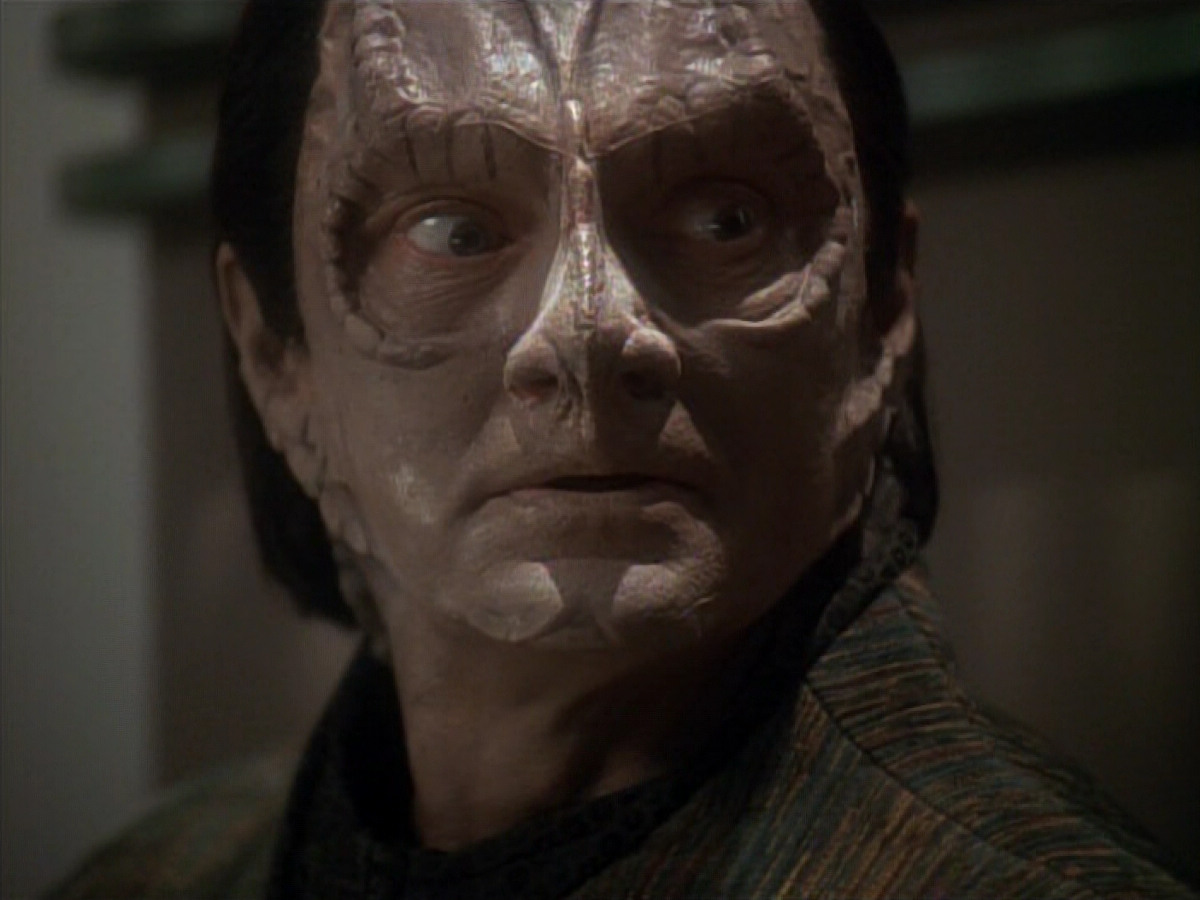 extant_StarTrek_DS9_3x21-TheDieIsCast_00844.jpg