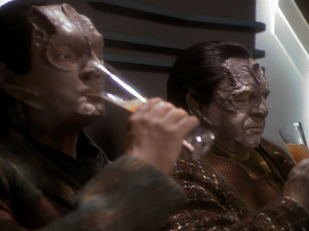 extant_StarTrek_DS9_3x21-TheDieIsCast_00852.jpg