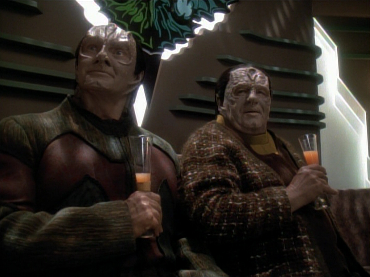 extant_StarTrek_DS9_3x21-TheDieIsCast_00866.jpg
