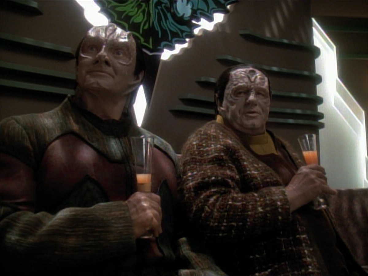 extant_StarTrek_DS9_3x21-TheDieIsCast_00867.jpg