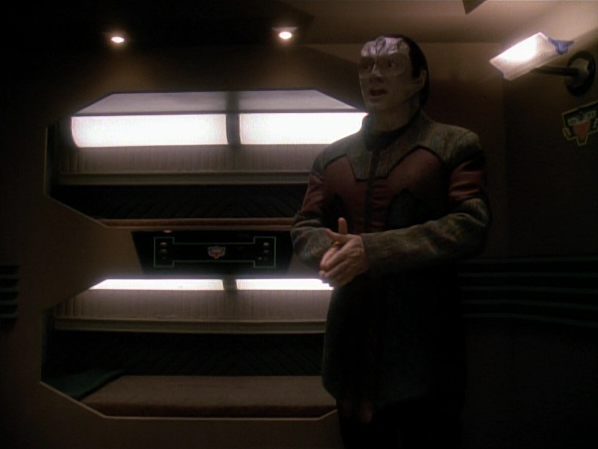 extant_StarTrek_DS9_3x21-TheDieIsCast_01136.jpg