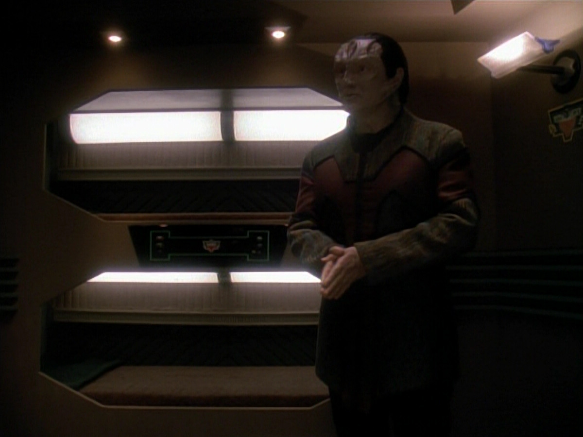 extant_StarTrek_DS9_3x21-TheDieIsCast_01139.jpg