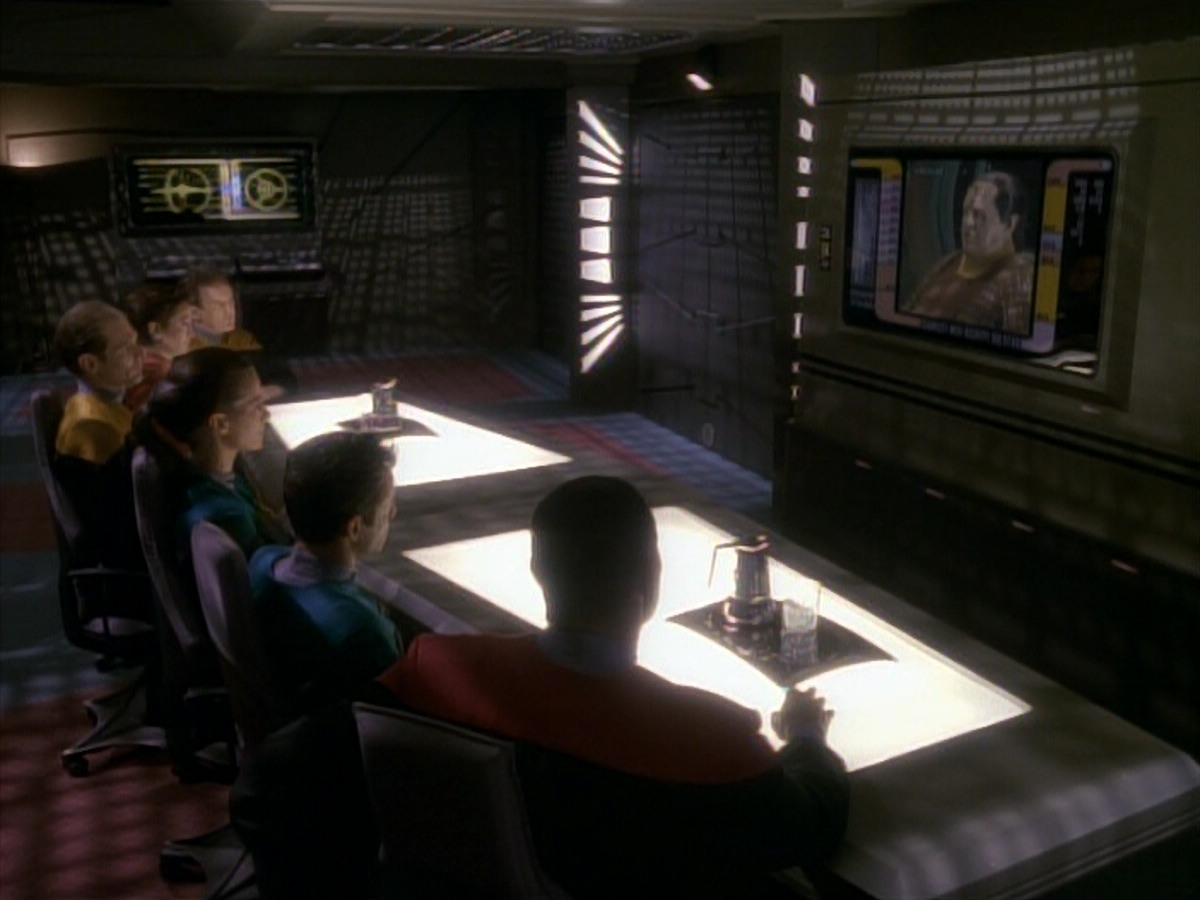 extant_StarTrek_DS9_3x21-TheDieIsCast_01192.jpg