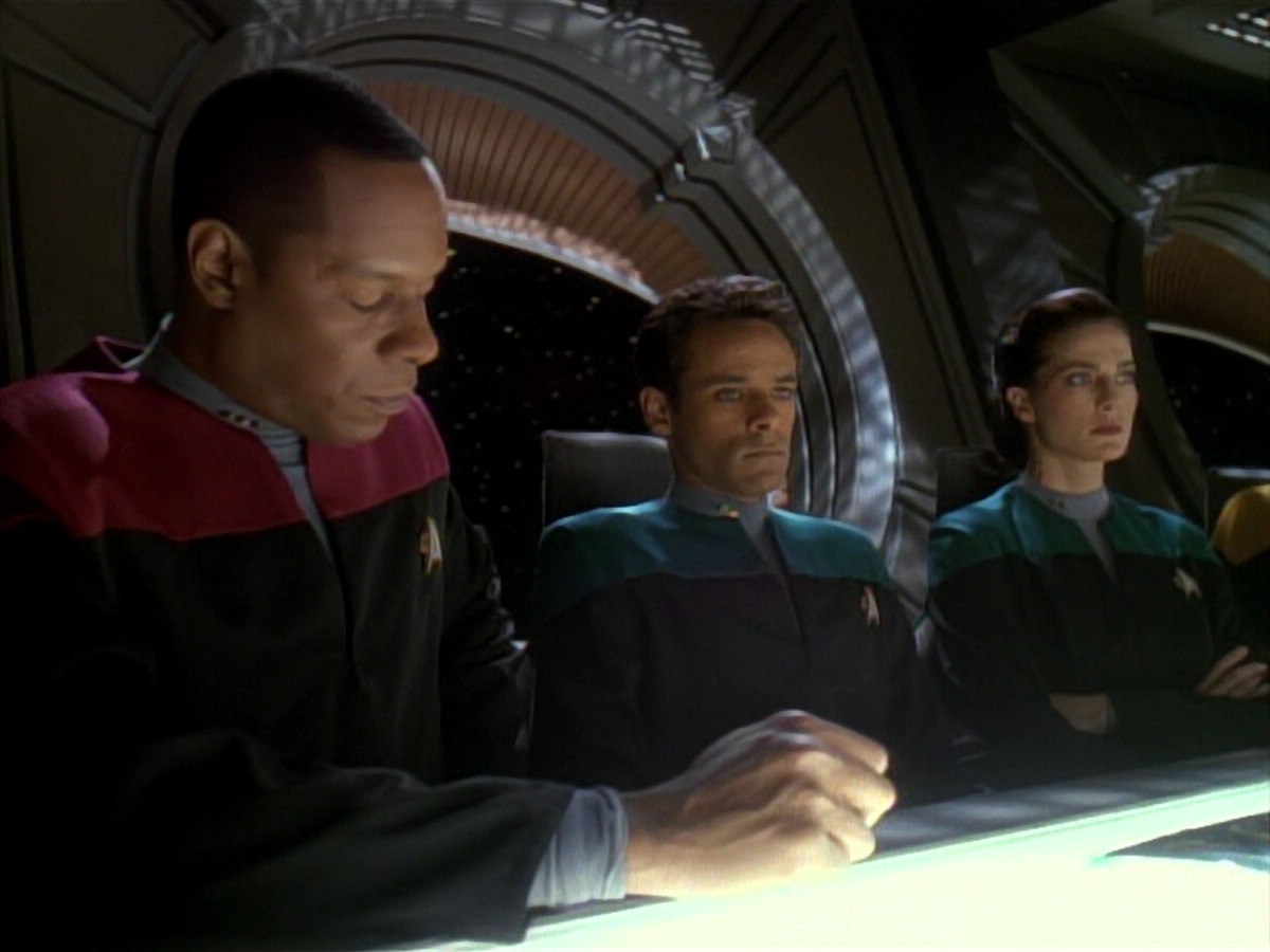 extant_StarTrek_DS9_3x21-TheDieIsCast_01228.jpg