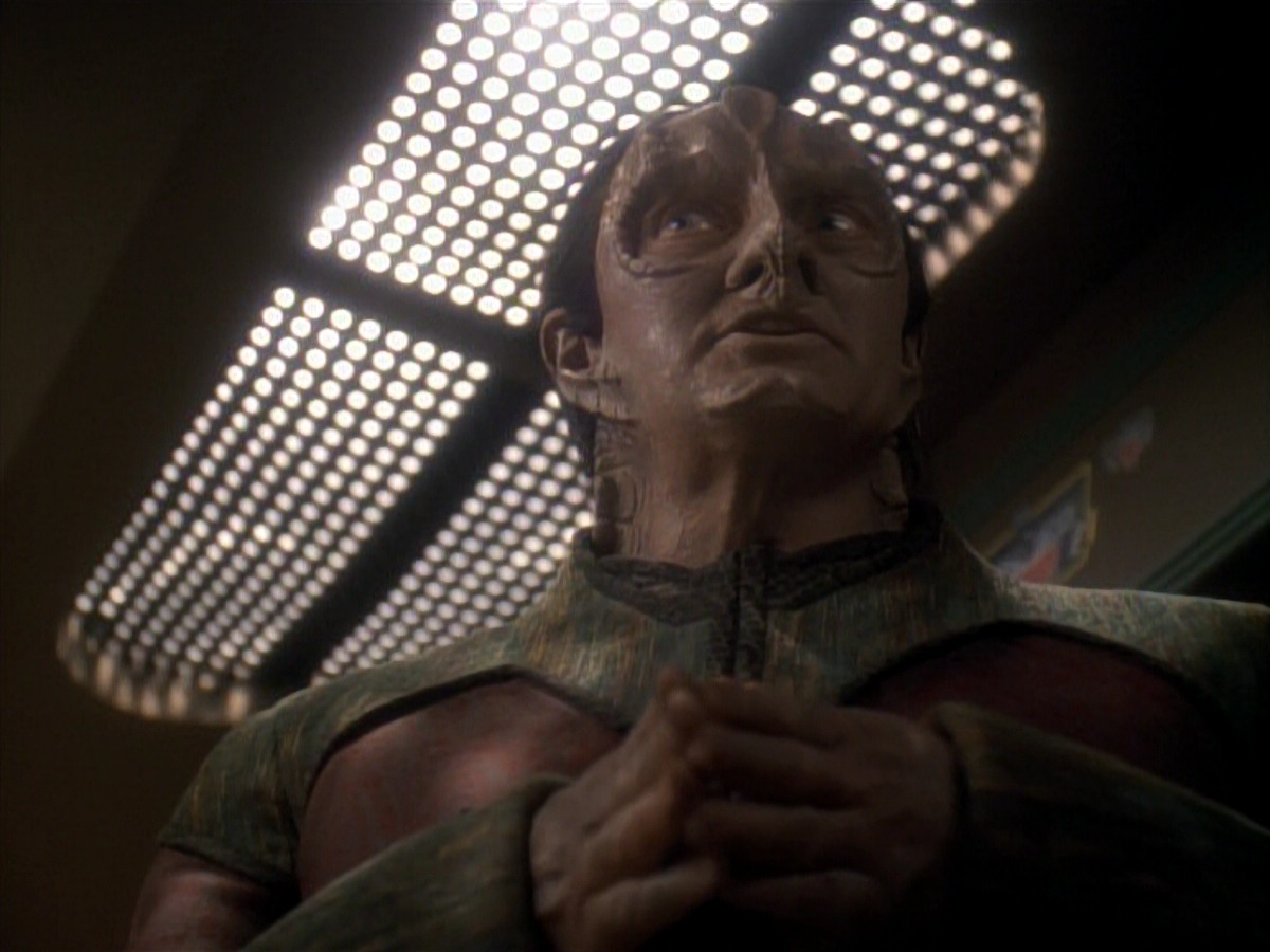 extant_StarTrek_DS9_3x21-TheDieIsCast_02656.jpg
