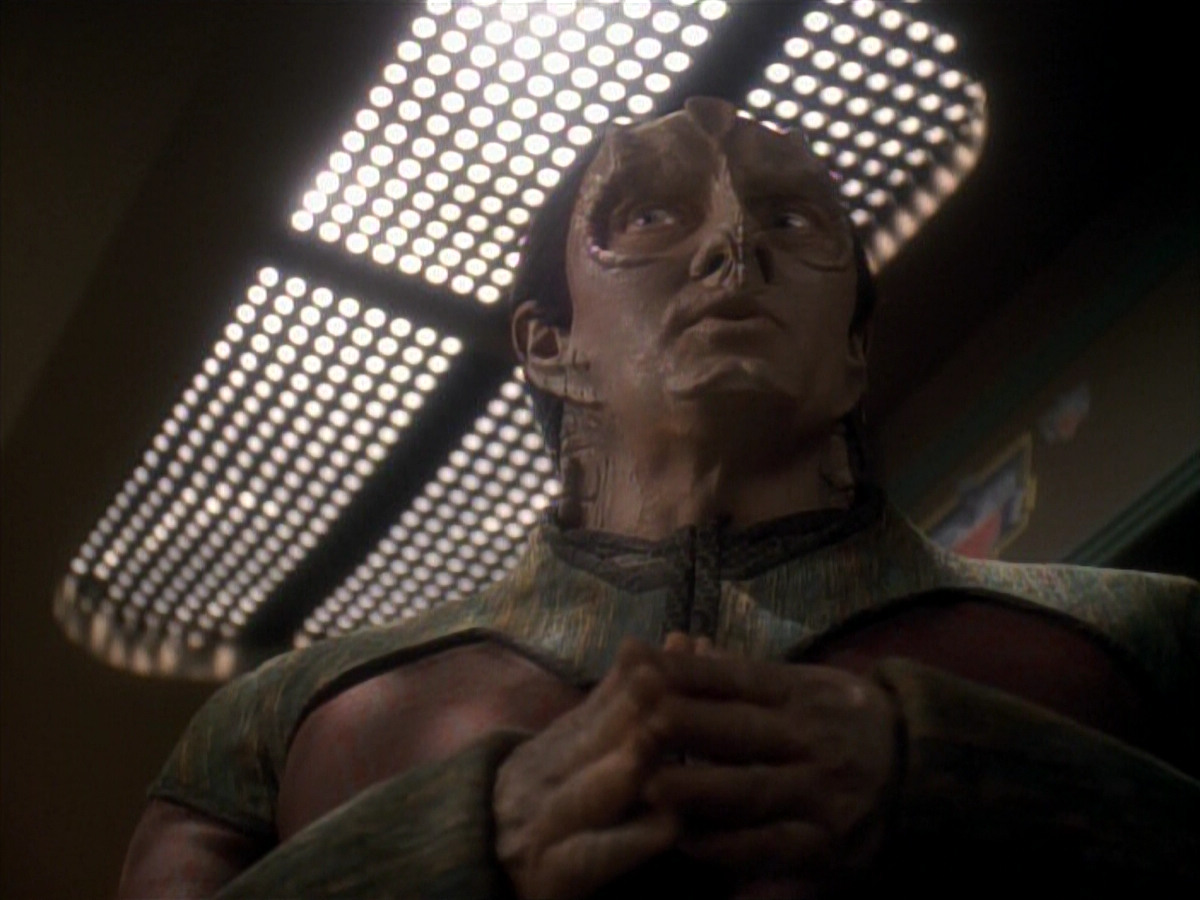 extant_StarTrek_DS9_3x21-TheDieIsCast_02658.jpg