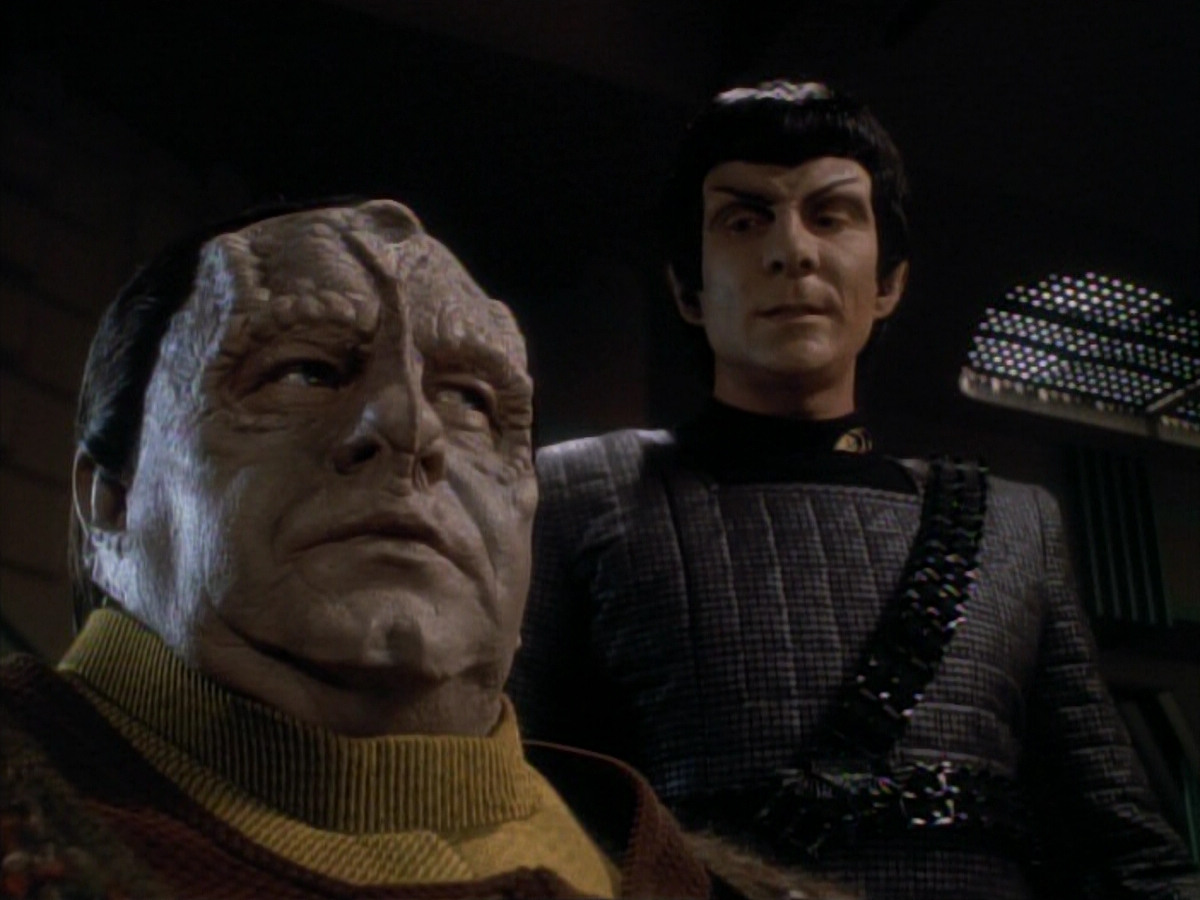 extant_StarTrek_DS9_3x21-TheDieIsCast_02667.jpg