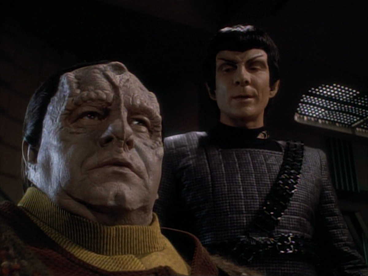 extant_StarTrek_DS9_3x21-TheDieIsCast_02672.jpg