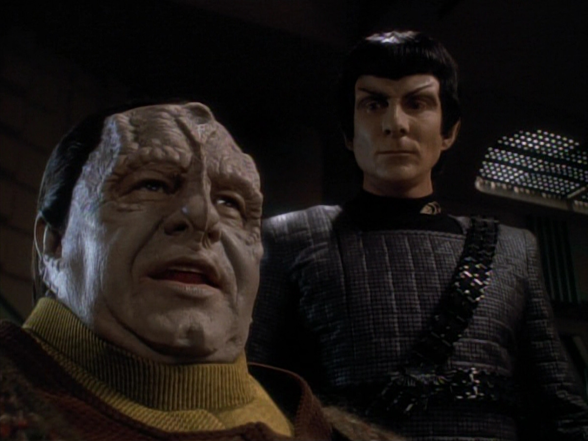 extant_StarTrek_DS9_3x21-TheDieIsCast_02709.jpg