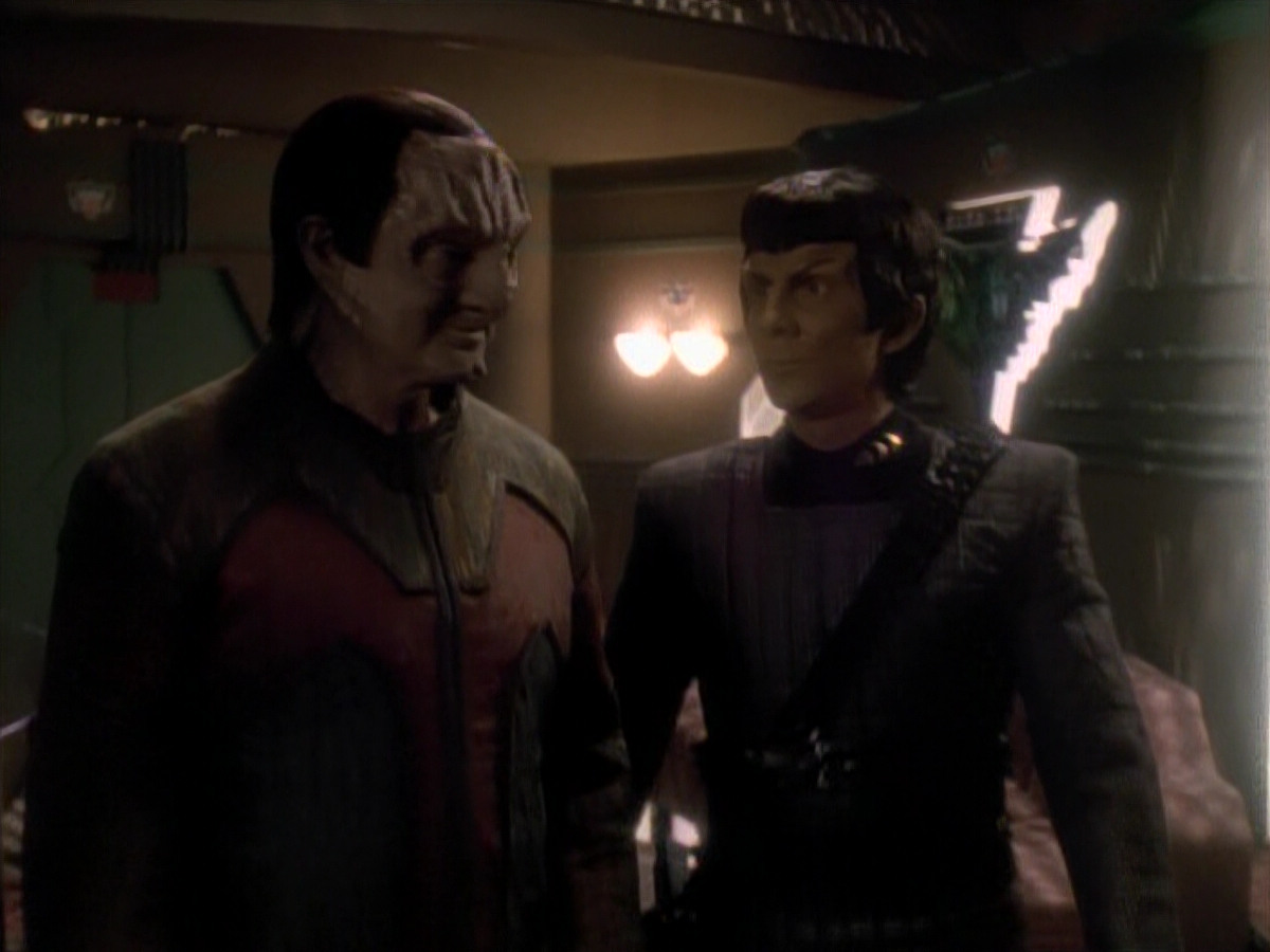 extant_StarTrek_DS9_3x21-TheDieIsCast_02718.jpg