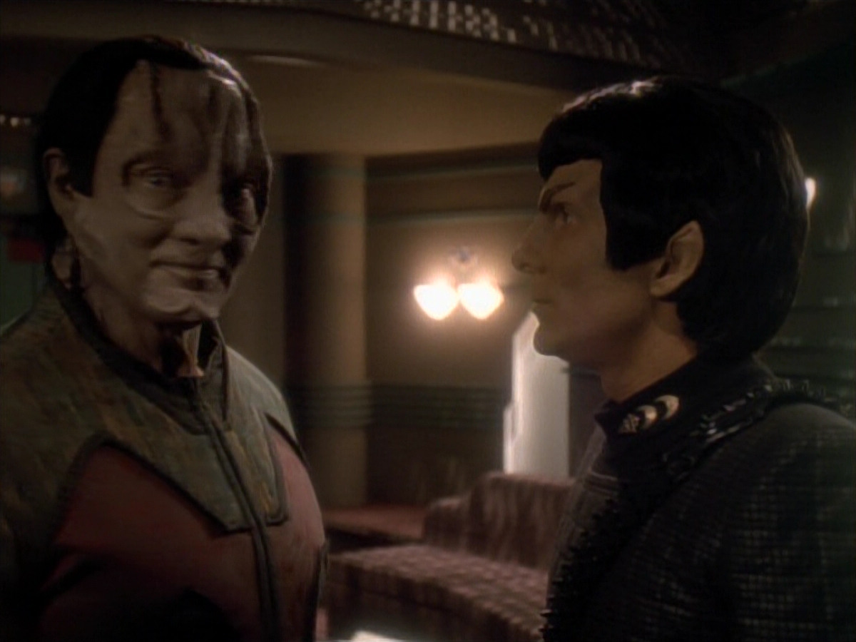 extant_StarTrek_DS9_3x21-TheDieIsCast_02720.jpg