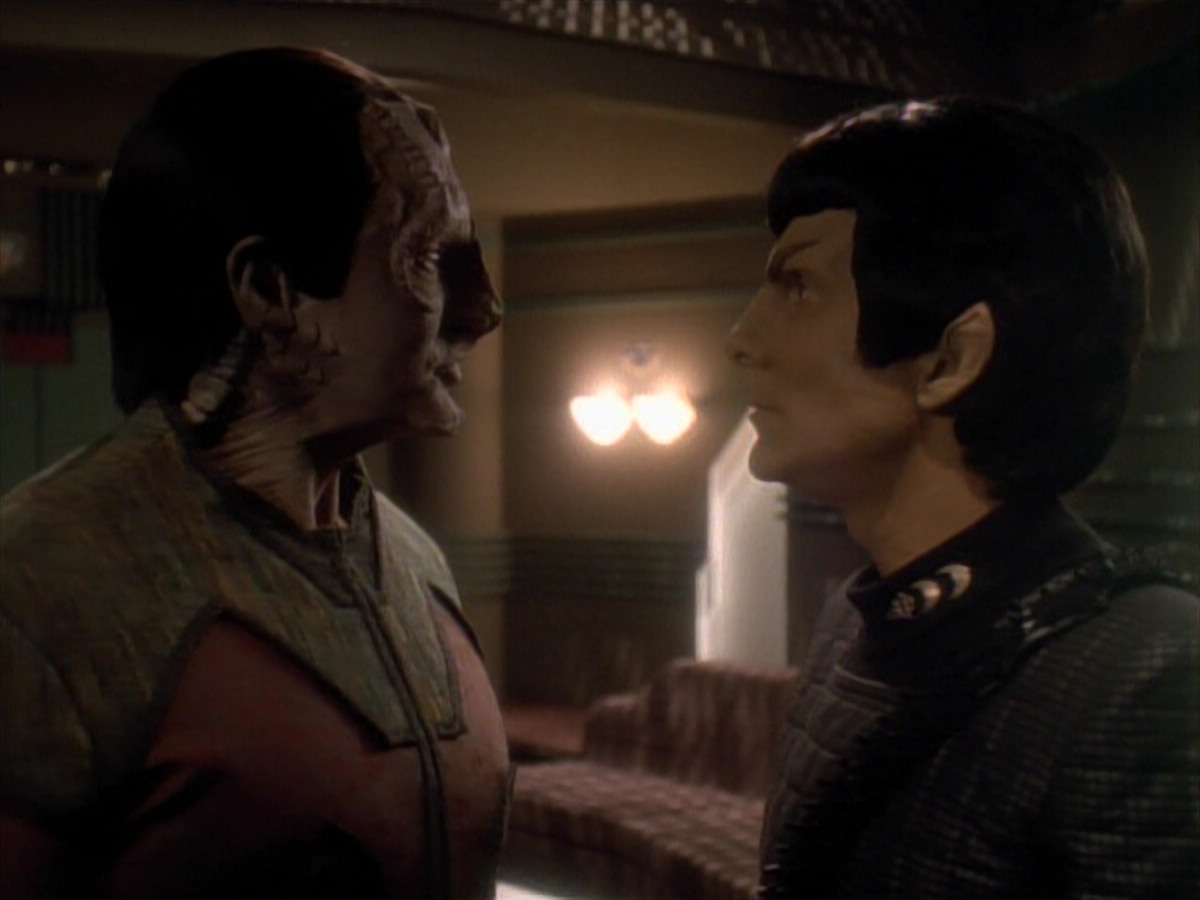 extant_StarTrek_DS9_3x21-TheDieIsCast_02723.jpg