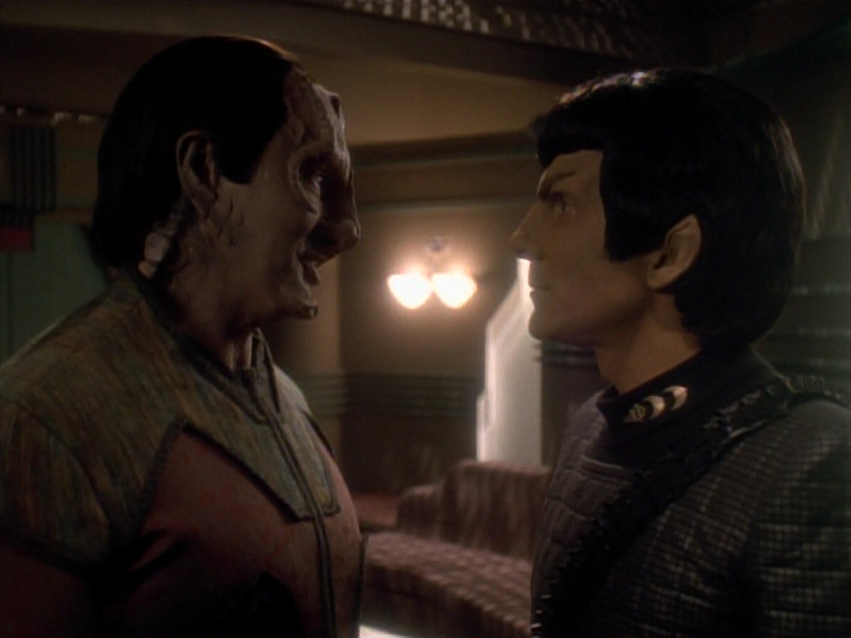 extant_StarTrek_DS9_3x21-TheDieIsCast_02730.jpg