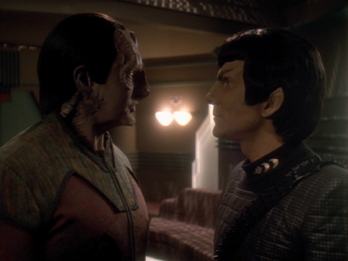 extant_StarTrek_DS9_3x21-TheDieIsCast_02733.jpg