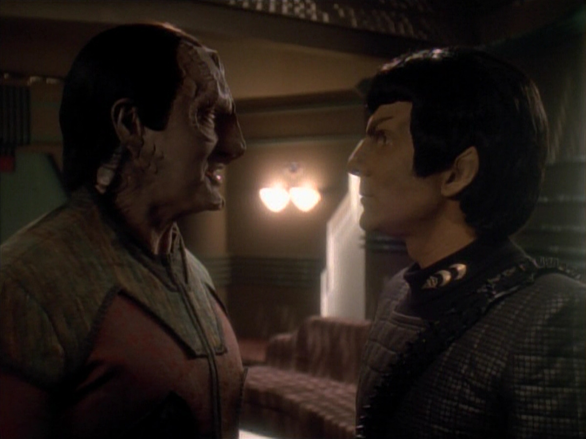 extant_StarTrek_DS9_3x21-TheDieIsCast_02735.jpg
