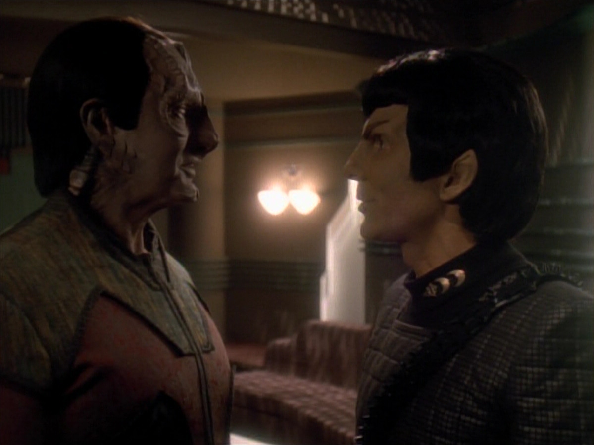 extant_StarTrek_DS9_3x21-TheDieIsCast_02741.jpg