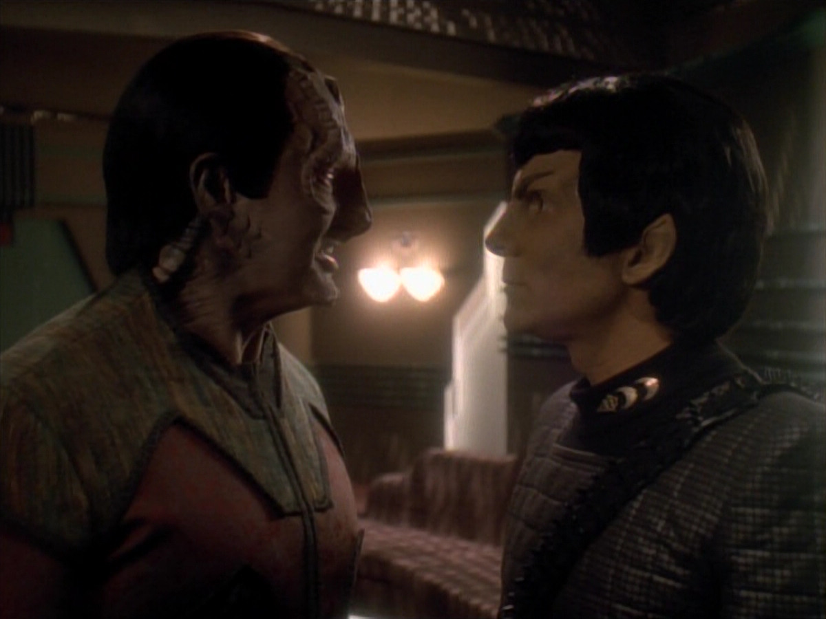 extant_StarTrek_DS9_3x21-TheDieIsCast_02758.jpg