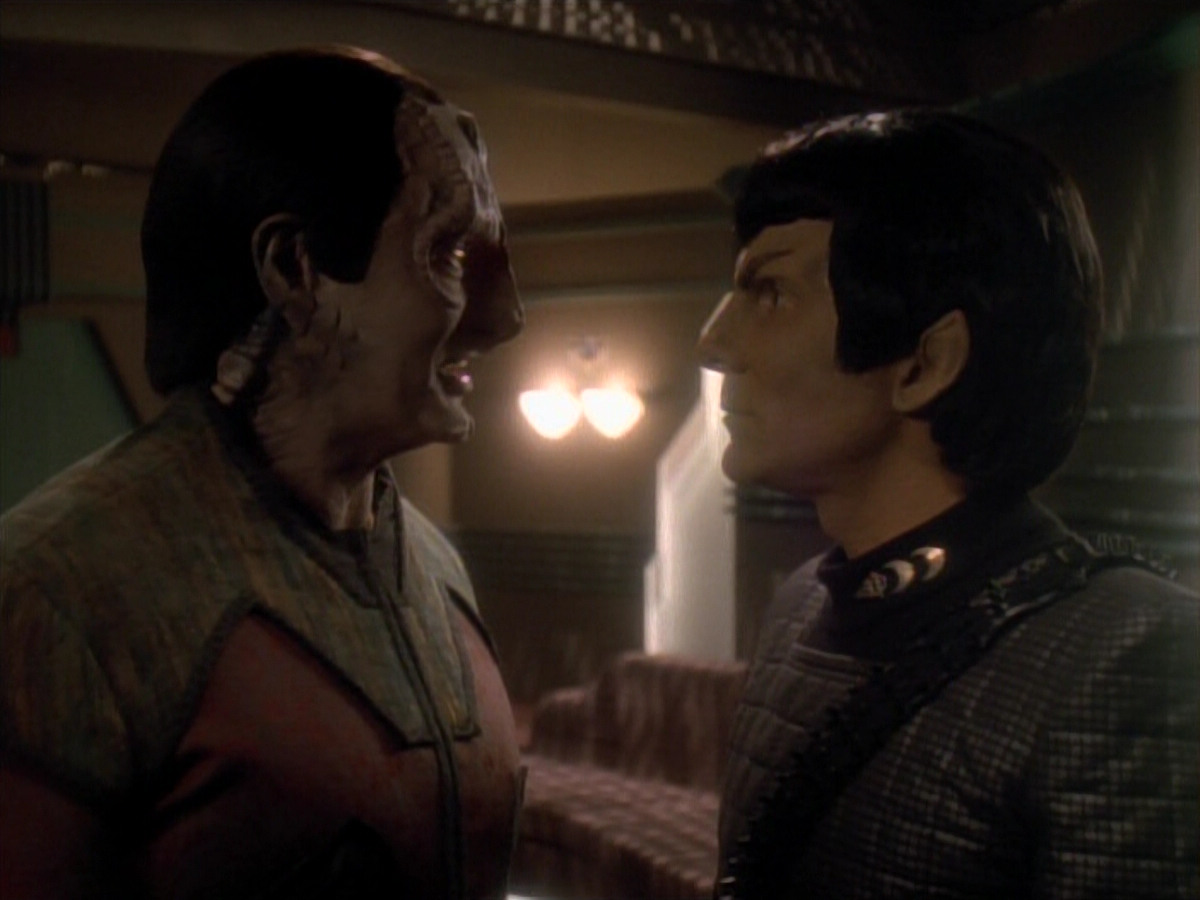 extant_StarTrek_DS9_3x21-TheDieIsCast_02760.jpg