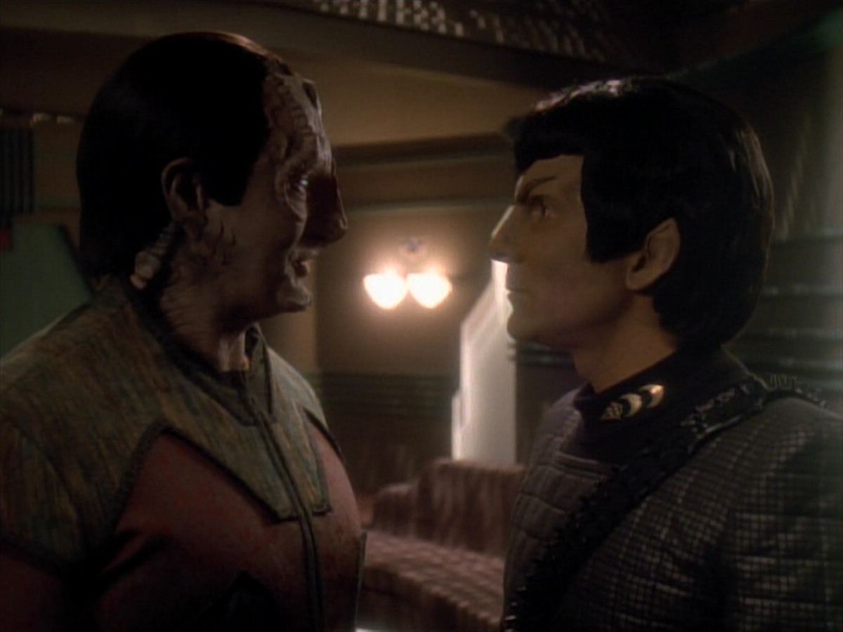 extant_StarTrek_DS9_3x21-TheDieIsCast_02761.jpg