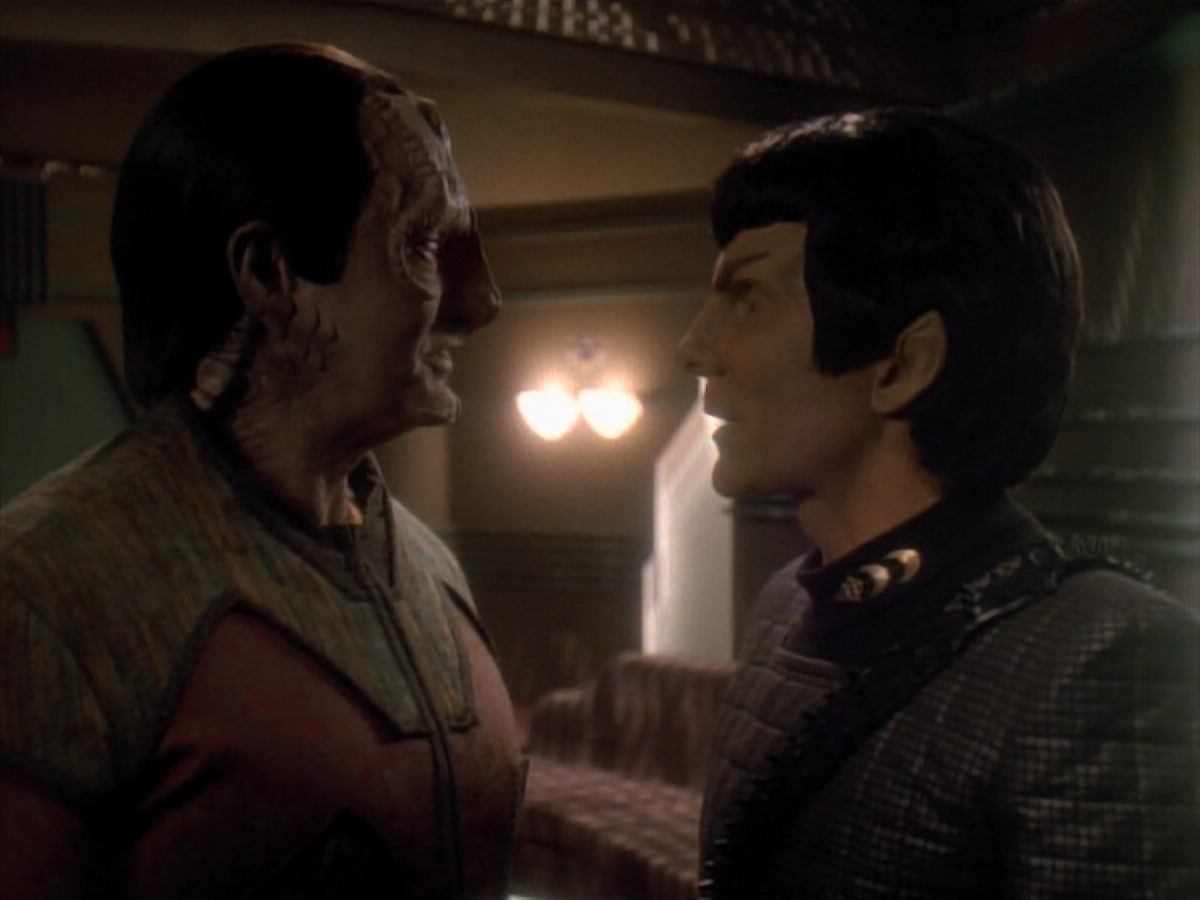 extant_StarTrek_DS9_3x21-TheDieIsCast_02763.jpg