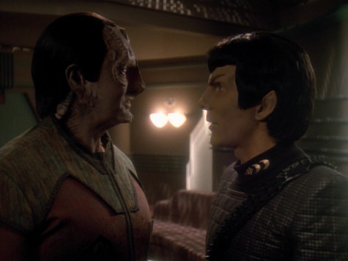 extant_StarTrek_DS9_3x21-TheDieIsCast_02764.jpg