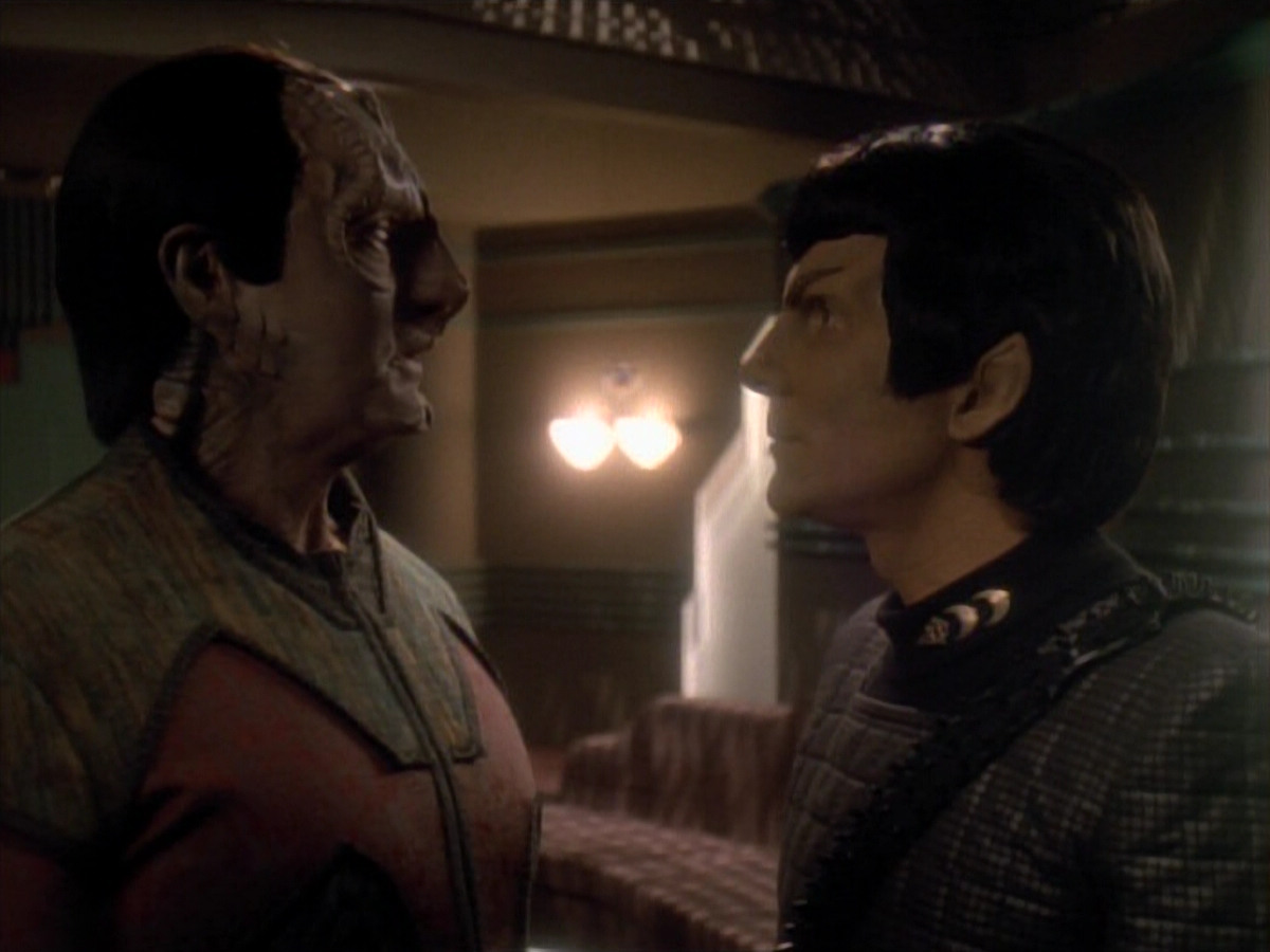 extant_StarTrek_DS9_3x21-TheDieIsCast_02775.jpg