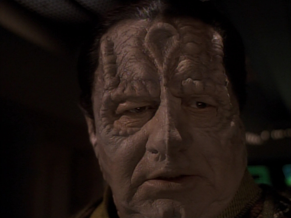 extant_StarTrek_DS9_3x21-TheDieIsCast_02872.jpg