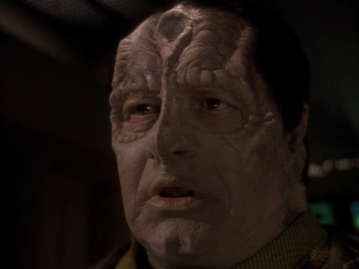 extant_StarTrek_DS9_3x21-TheDieIsCast_02880.jpg